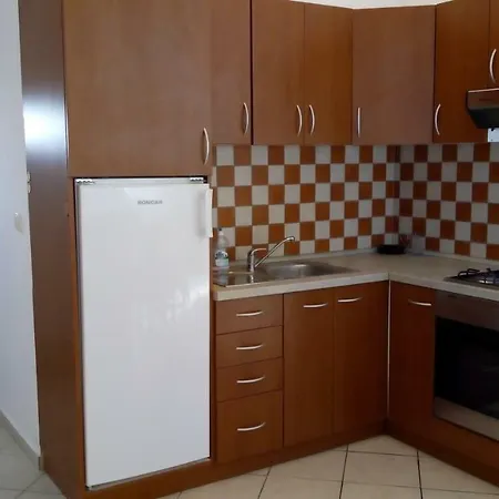 Apartment Zuti 2 *