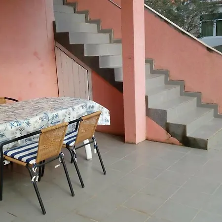 Zuti 2 * Betina (Sibenik-Knin)