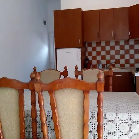Zuti 2 * Betina (Sibenik-Knin)