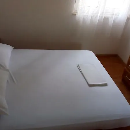 Zuti 2 Betina (Sibenik-Knin)